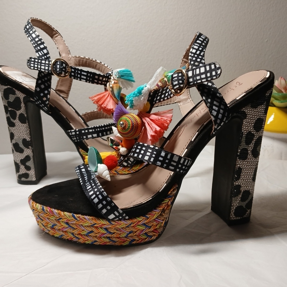 Betsey Johnson Black Multicolor Tassel Platform Heels Shoes Womens Sz 7 EUC Fun - Picture 6 of 13